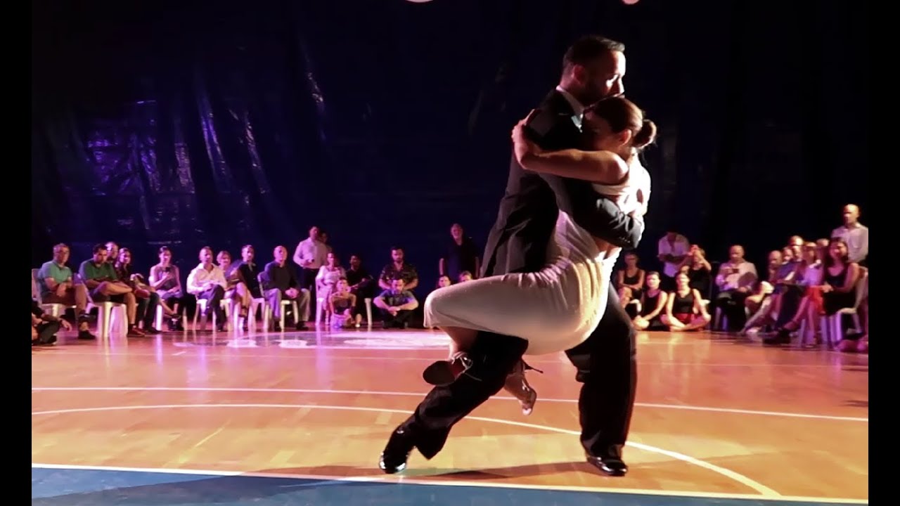 TANGO FESTIVAL A LOS AMIGOS '22 - Georgia & Loukas dance Juan D'Arienzo - El Tigre Millán