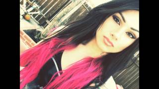 BAD BiTCHES - Snow Tha Product