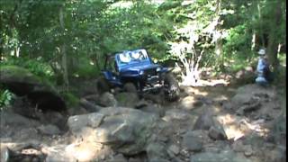 preview picture of video 'Clean Blue YJ Slides Around on Muddy Rocks in Stillwell 8-23-2014'