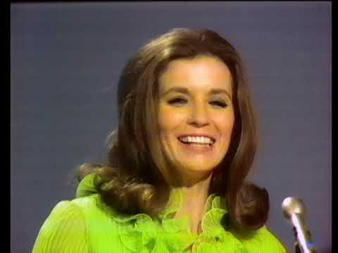 Johnny Cash, Carter Family & Statler Brothers -  Daddy Sang Bass