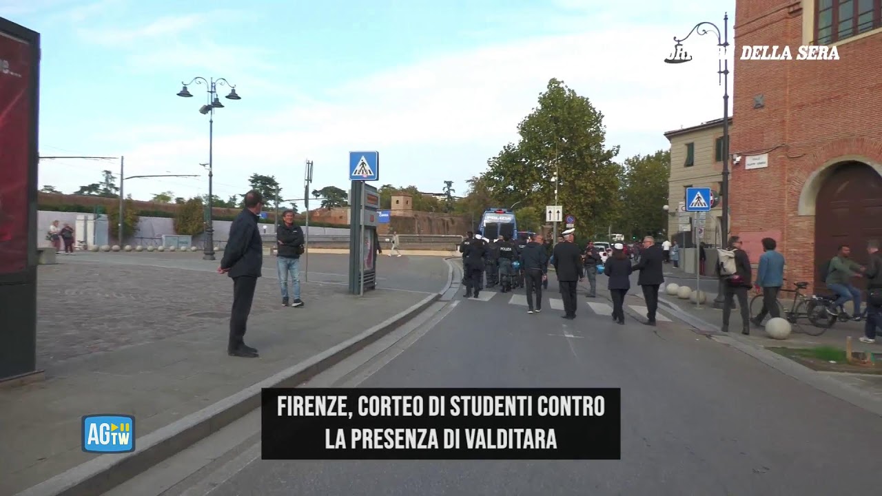 Corteo studenti contro Valditara