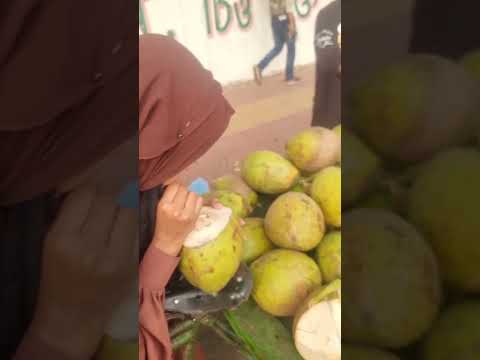fresh coconut juice #shorts #viral #omaiya islam