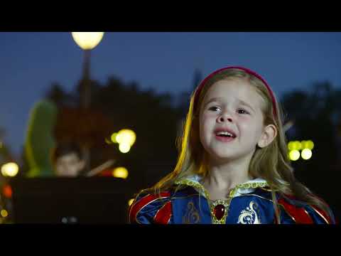 DISNEY PRINCESS MEDLEY   SINGING EVERY PRINCESS SONG AT WALT DISNEY WORLD 6-year old Claire Crosbys