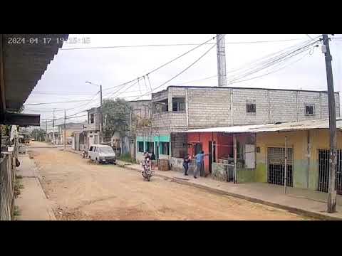 Moto choro asalta a una mujer/Durán/Guayas/Ecuador