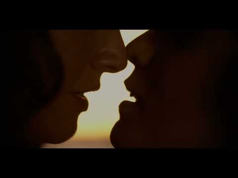 The L Word: Generation Q 2x02 / Kiss Scene — Bette and Gigi (Jennifer Beals and Sepideh Moafi)
