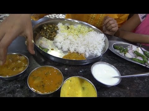 Veg Thali Start Only 100 rs with 4 Types of Curry & Curd | Cheap Food in Tamil Nadu Kanyakumari Video