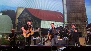 Willie Nelson - Whiskey River (Live at Farm Aid 2014)