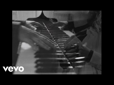 Federico Albanese, Tara Nome Doyle - Waiting (To The Riverside)