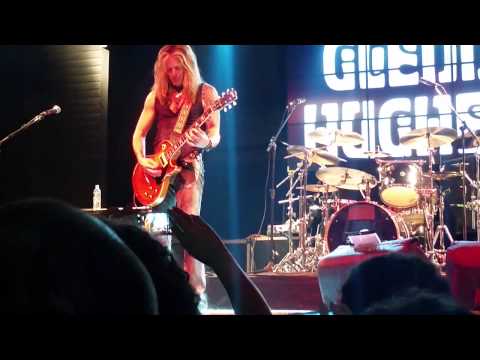 Thumbnail for Doug Aldrich Guitar solo (Glenn Hughes Live in São Paulo 16/08/2015)