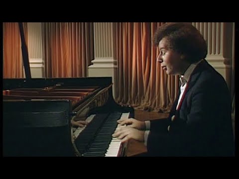 Schubert Impromptu D899 No.4 - András Schiff