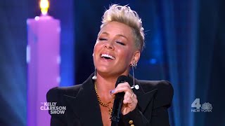 P!nk - TRUSTFALL (Acoustic) live on The Kelly Clarkson show (06-02-2023)