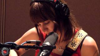 Best Coast performs When I&#39;m With You