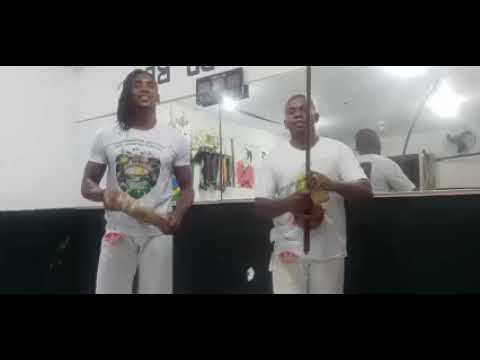 Abadá - capoeira 2021 - instrutores Akuma e chá quente - lágrimas de um guerreiro