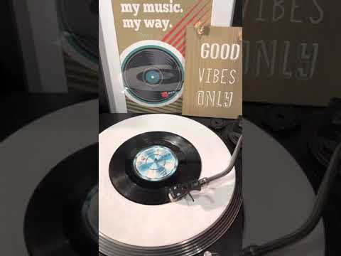 Commodores - Just To Be Close To You ( Vinyl 45 ) From 1976 .