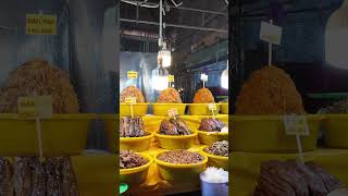 Tham quan chợ biên giới nhiều mặt hàng giá không rẻ