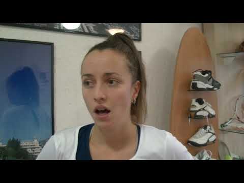 Adéla Jarošová po vítězství ve finále kvalifikace na ITF Milovice