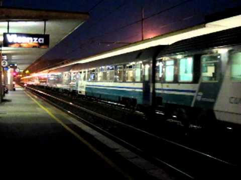 Euronight 220 "Stendhal" Venezia-Paris hauled by FS E402A at Vicenza