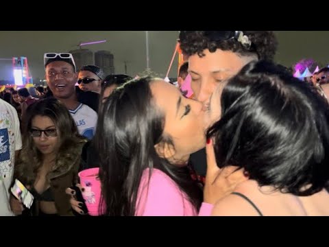 BEIJO TRIPLO BEIJO QUADRUPLO E MUITO MAIS & BEIJANDO MUITAS GATAS UNIVERSITÁRIAS