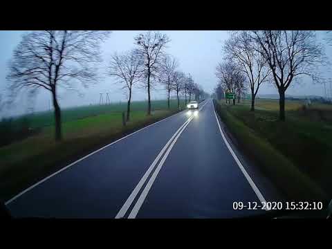 Szprotawa. Wyprzedzanie na podwójnej ciągłej. DK12