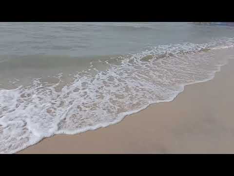 Ombak Menghempas Pantai