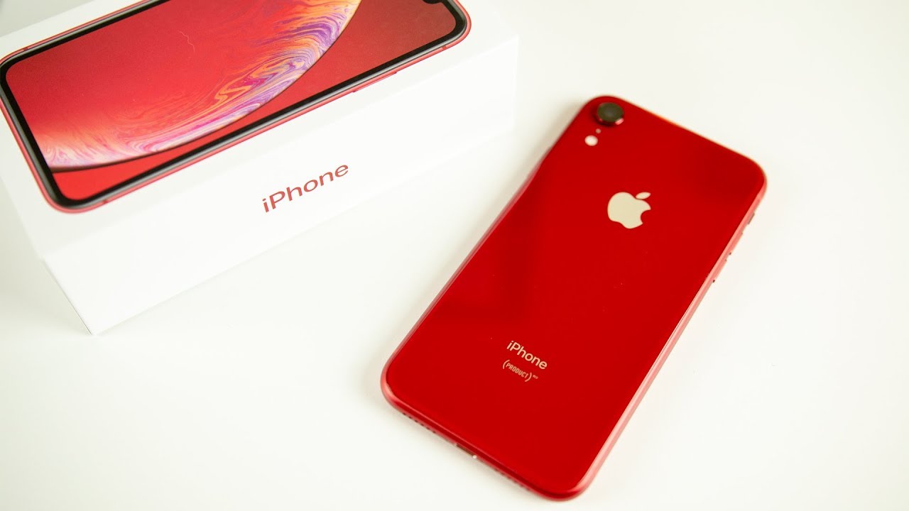 iPhone XR - Unboxing & First Impressions Review!