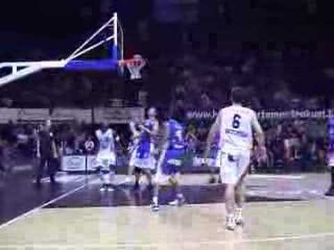 40 17-11-07 BCO-Mons - Titus Ivory scoort na snoeiende pass