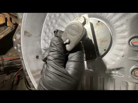 Detroit DD15 rear main seal installation