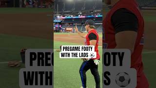 Join your Toronto Blue Jays for a pregame soccer kick about ????⚽️ #MLB #Toronto #BlueJays
