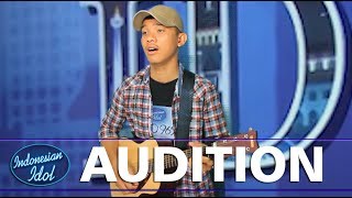 Download lagu NYANYIKAN LAGU BATAK - Kontestan asal medan ini buat juri terharu - Audition Indonesian Idol 2018 mp3