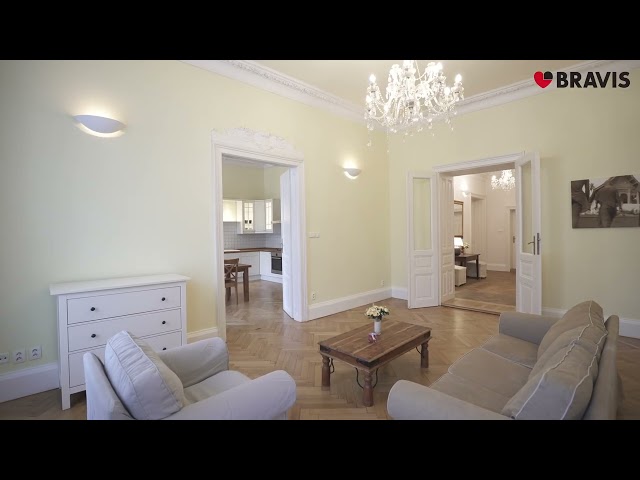 Pronájem bytu 3,5+1, Brno - Staré Brno, ul. Hlinky, secesní dům, vysoké stropy, dva balkony, šatna, sklep