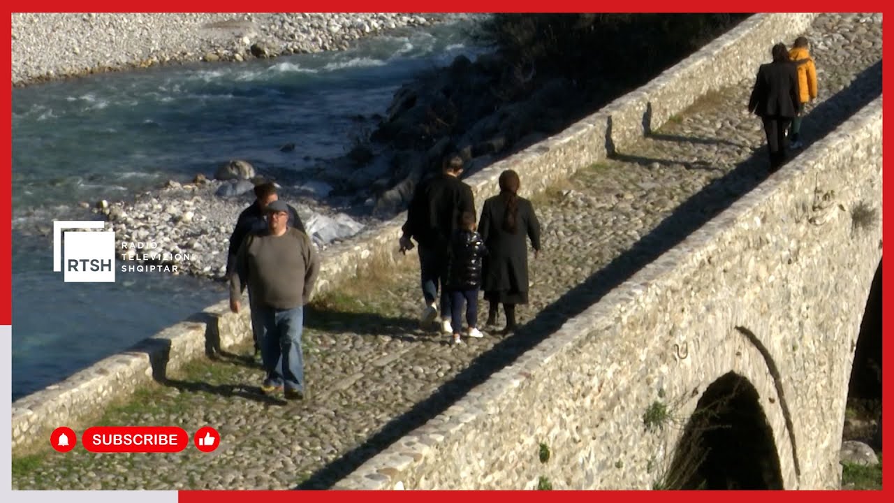 Bukuria e Urës së Mesit nuk njeh stinë, vizitorët shijojnë historinë, natyrën dhe arkitekturën e saj