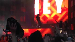 Jack Ü - Skrillex dance/jump rope on Beats Knockin @ Kingsday Festival 2015