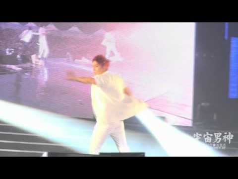 [FANCAM] 110814 Dongwoon slipped @ Uηitεd Cubε CoηceяT #36
