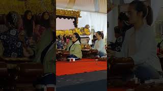 Download lagu Tatin & Elisha in action mp3