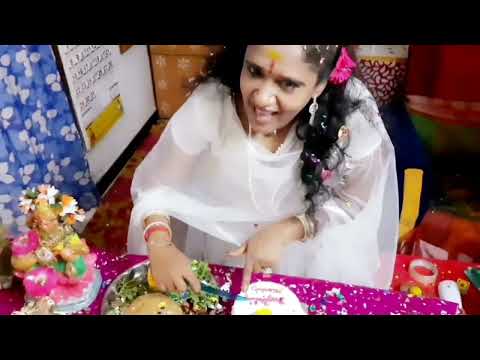 Happy birthday cake cut panrathu Namma Naatu kalacharam kedaiyathu...🌿🙏🙏🍋🍋🌹🌹