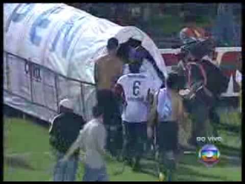 Briga de Obina x Mauricio Grêmio 2 x 0 Palmeiras 18/11/2009