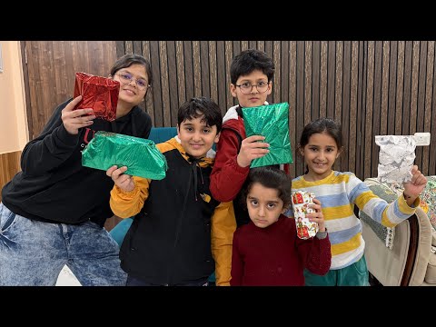 SECRET SANTA Gift Exchange 😍❤️/ Cousin Buy Each Other Christmas Gifts!