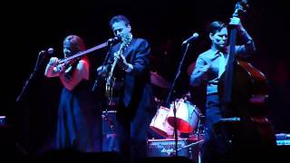 Hot Club Of Cowtown - It Stops With Me (Live @ Clyde Auditorium, Glasgow, Thurs 27th Jan 2011)