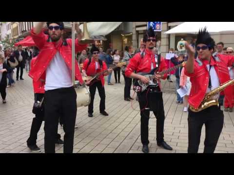 download lagu mp3 mp4 Electrochic, download lagu Electrochic gratis, unduh video klip Electrochic