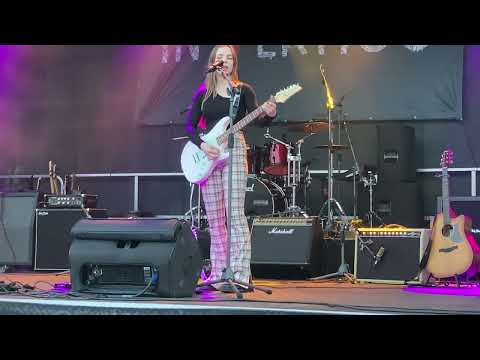 Julia Giampetro "Sülvige Boot" live in Friesoythe, Local Heroes