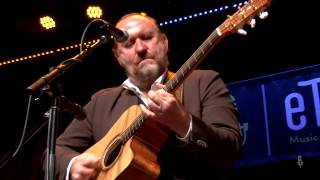 Colin Hay - Overkill (eTown webisode #792)