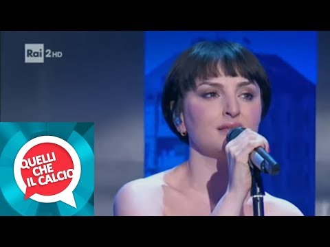 Arisa canta "Una nuova Rosalba in città" - Quelli che il calcio 14/02/2019