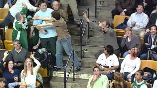 Jeremy Fry un fan de los Celtics bailando Bon Jovi - Livin on a Prayer