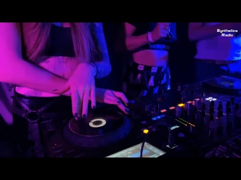 Natasha Wax & Sony Vibe в выступают в ночном клубе Екатеринбурга