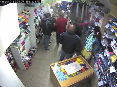 Rabování zlodějů v obchodě na ulici Pavelčákova v Olomouci