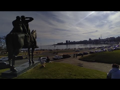 Canteras del parque Rodó, Montevideo (quinta parte). Está prohibido tirarse sobre trozos de cartón.