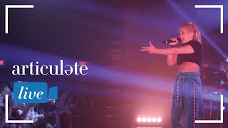 Hayley Kiyoko Performs &quot;Girls Like Girls&quot;