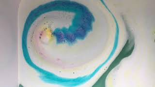 Scentnest vanilla bath bomb