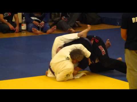 English BJJ Open 2013 - Purple Master - Under 100.5KG - FINALS - Jason Bell