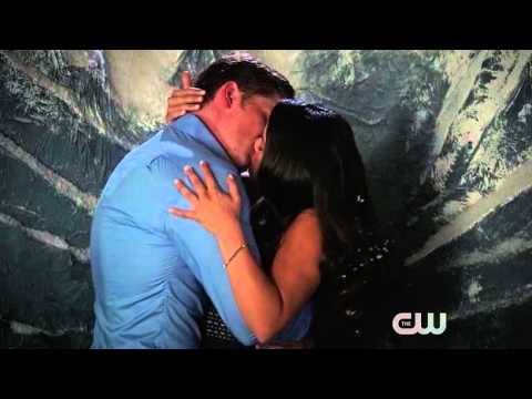 Jane and Michael best kiss ever 2x04